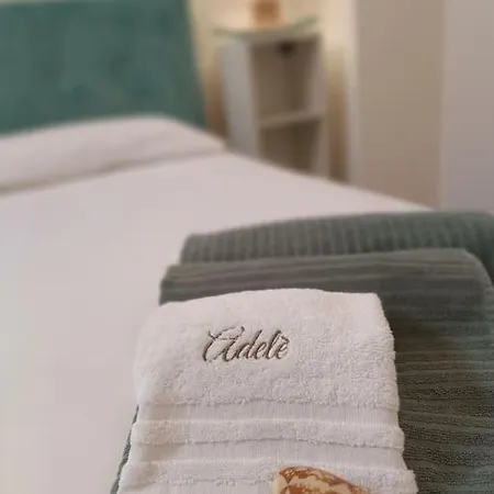 Adele Posto Tranquillo Al Centro Del Paese Santa Cesarea Terme