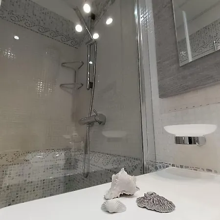 Adele Posto Tranquillo Al Centro Del Paese * Santa Cesarea Terme