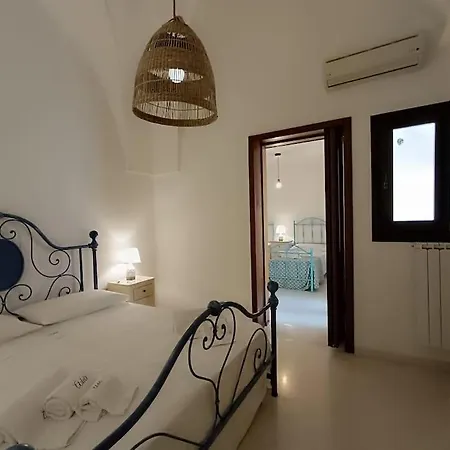 Adele Posto Tranquillo Al Centro Del Paese Santa Cesarea Terme