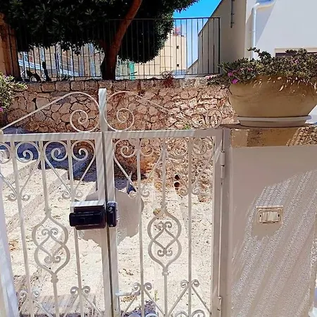 Adele Posto Tranquillo Al Centro Del Paese Сasa de vacaciones Santa Cesarea Terme