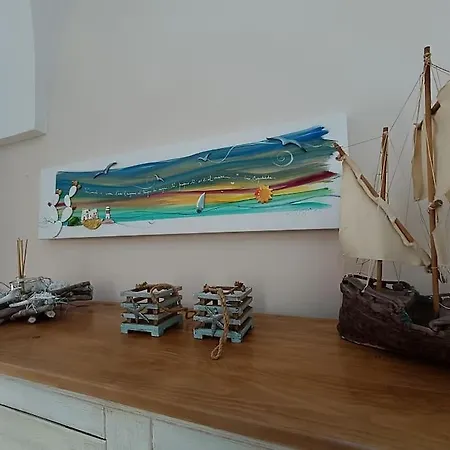 Adele Posto Tranquillo Al Centro Del Paese *