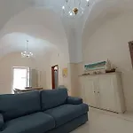 Adelè Posto Tranquillo Al Centro Del Paese Hébergement de vacances Santa Cesarea Terme