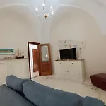 Adelè Posto Tranquillo Al Centro Del Paese *