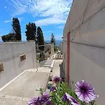 Hébergement de vacances Adelè Posto Tranquillo Al Centro Del Paese Santa Cesarea Terme