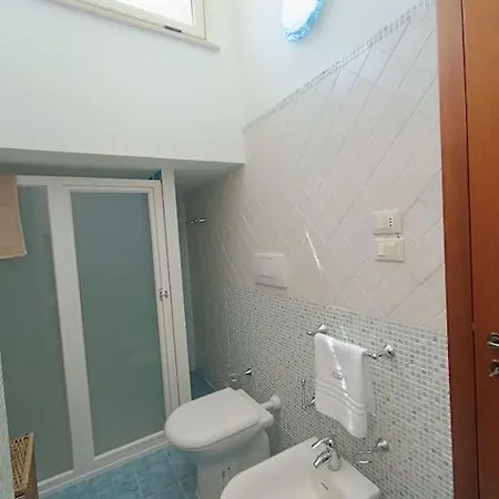 Adelè Posto Tranquillo Al Centro Del Paese *