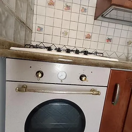 Adelè Posto Tranquillo Al Centro Del Paese *