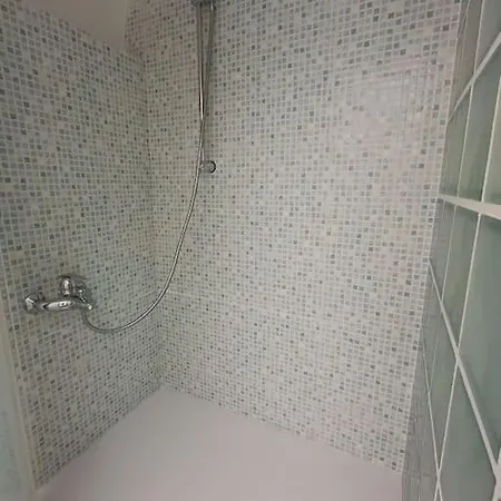 Adelè Posto Tranquillo Al Centro Del Paese *