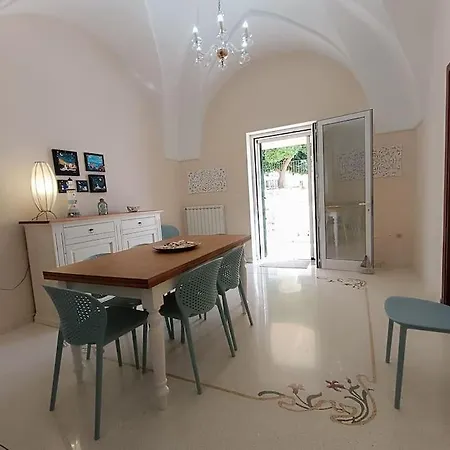 Adelè Posto Tranquillo Al Centro Del Paese Santa Cesarea Terme