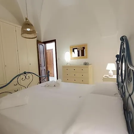 Nyaraló Adele Posto Tranquillo Al Centro Del Paese *