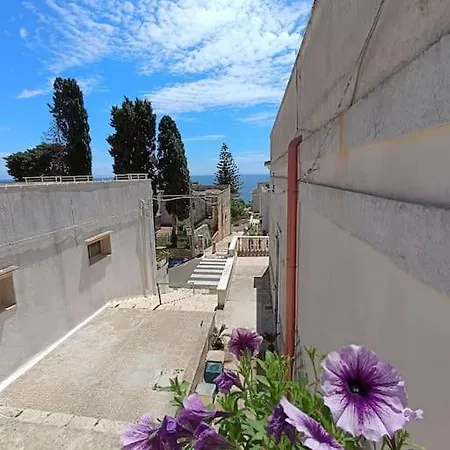 Nyaraló Adele Posto Tranquillo Al Centro Del Paese Santa Cesarea Terme