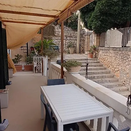 Adelè Posto Tranquillo Al Centro Del Paese * Santa Cesarea Terme