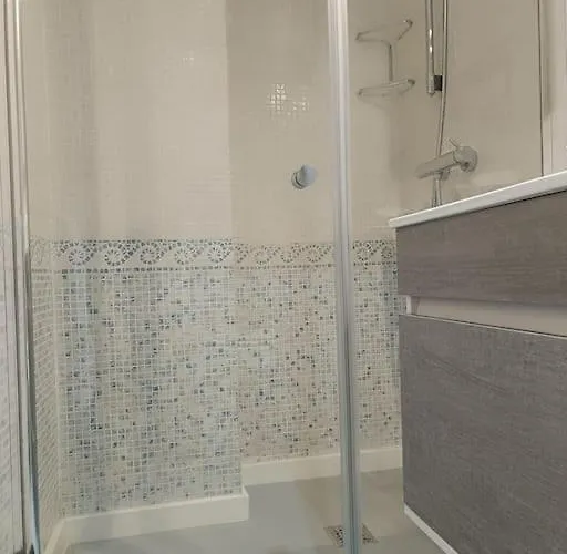 Adele Posto Tranquillo Al Centro Del Paese * سانتا سيزاريا تيرمي