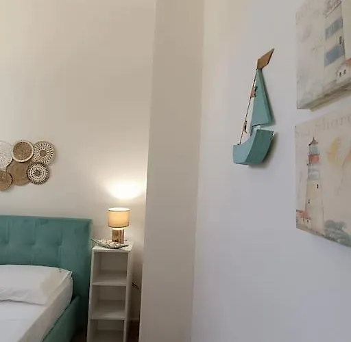 Adelè Posto Tranquillo Al Centro Del Paese Santa Cesarea Terme