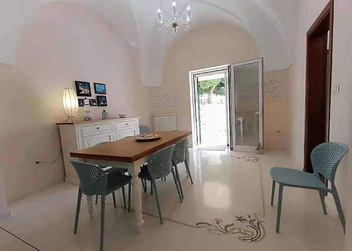 Adelè Posto Tranquillo Al Centro Del Paese Santa Cesarea Terme